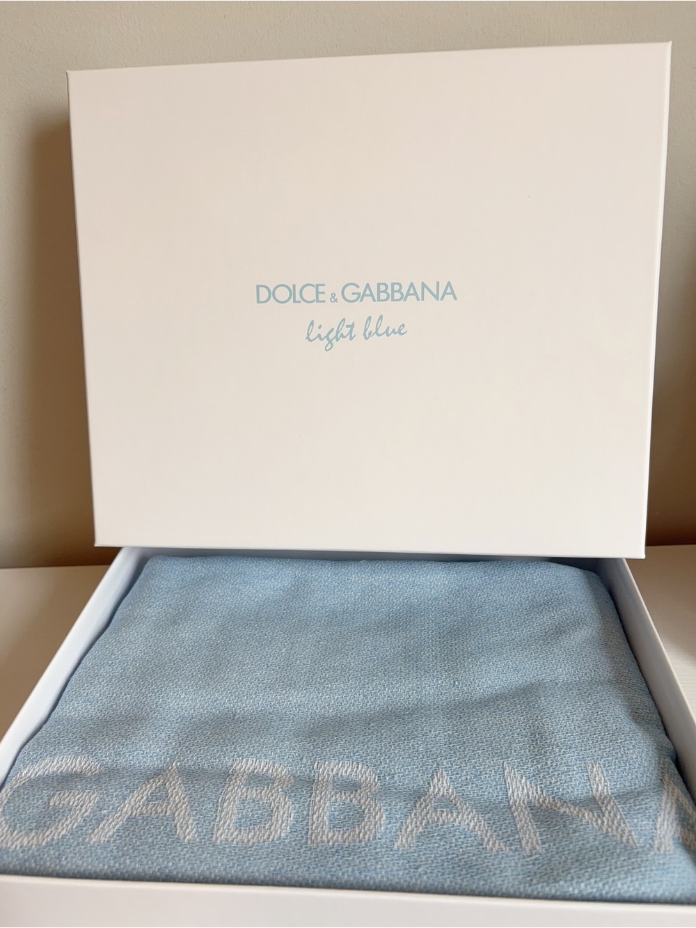 Dolce & Gabbana Light Blue Beach Towel Cotton Luxury Bath Beach NIB - Picture 2 of 4